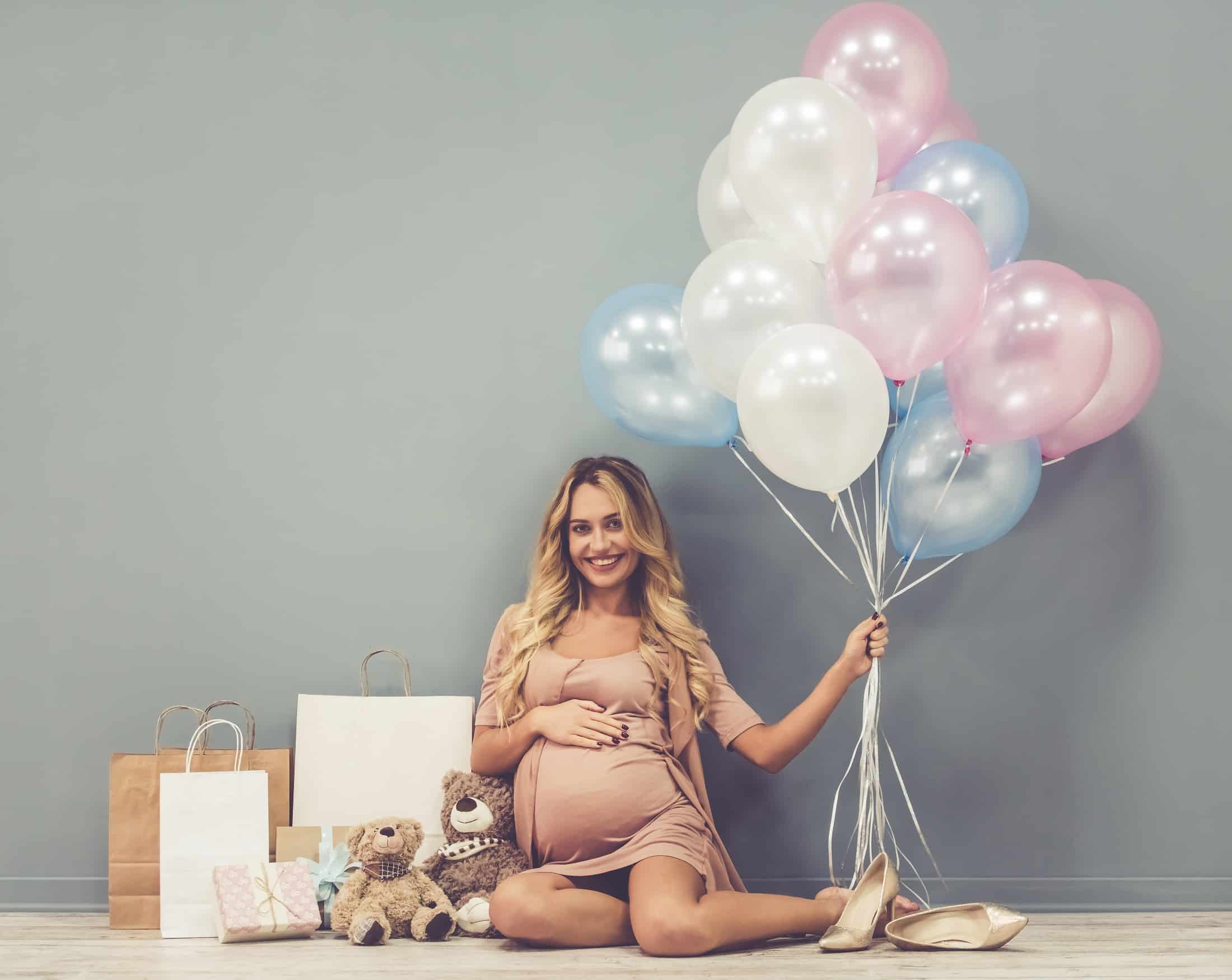What to give the mom-to-be for the baby shower? Here are 3 practical gifts that are sure to come in handy