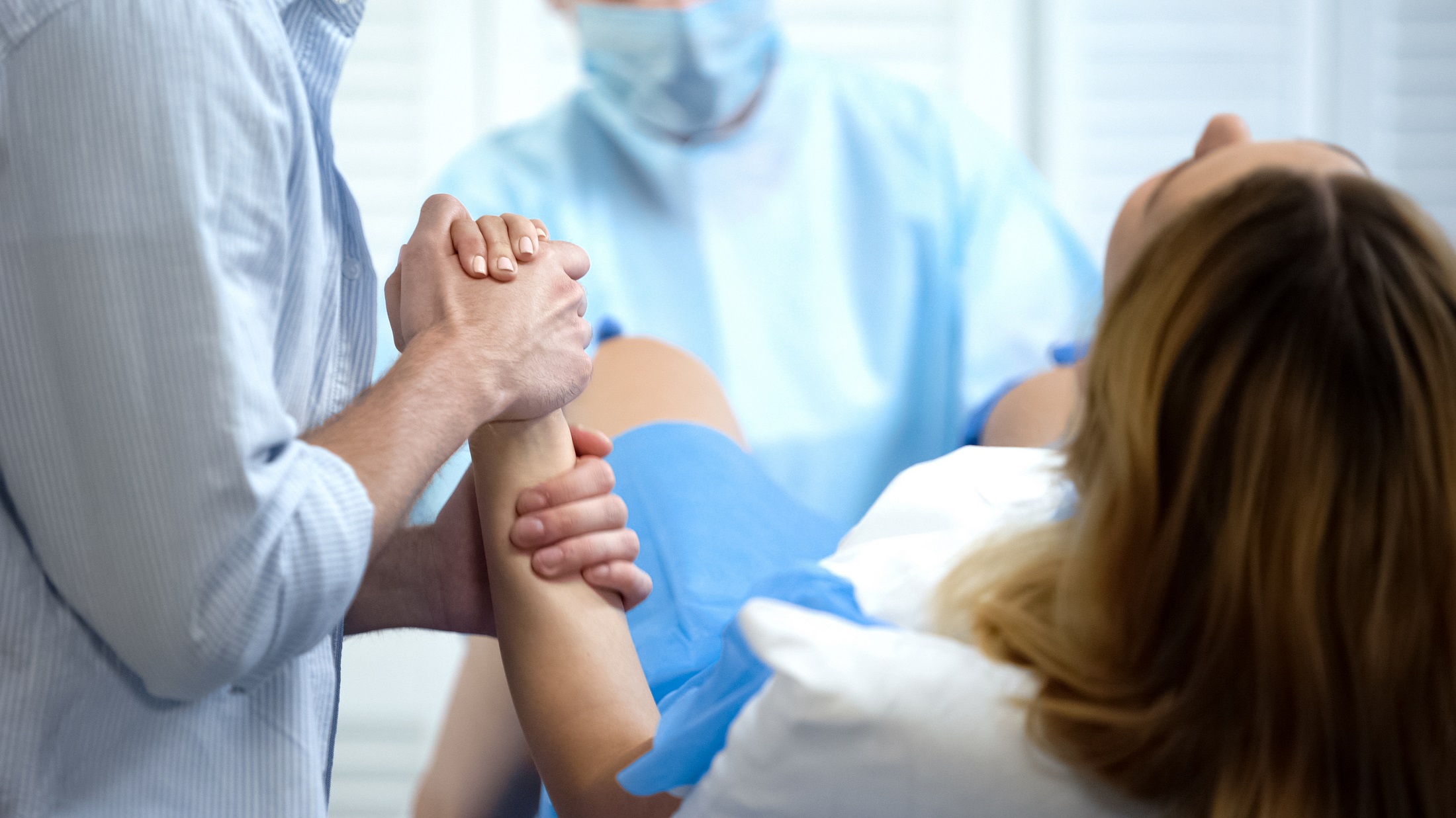 Nails for childbirth – are you allowed to get a manicure or pedicure?