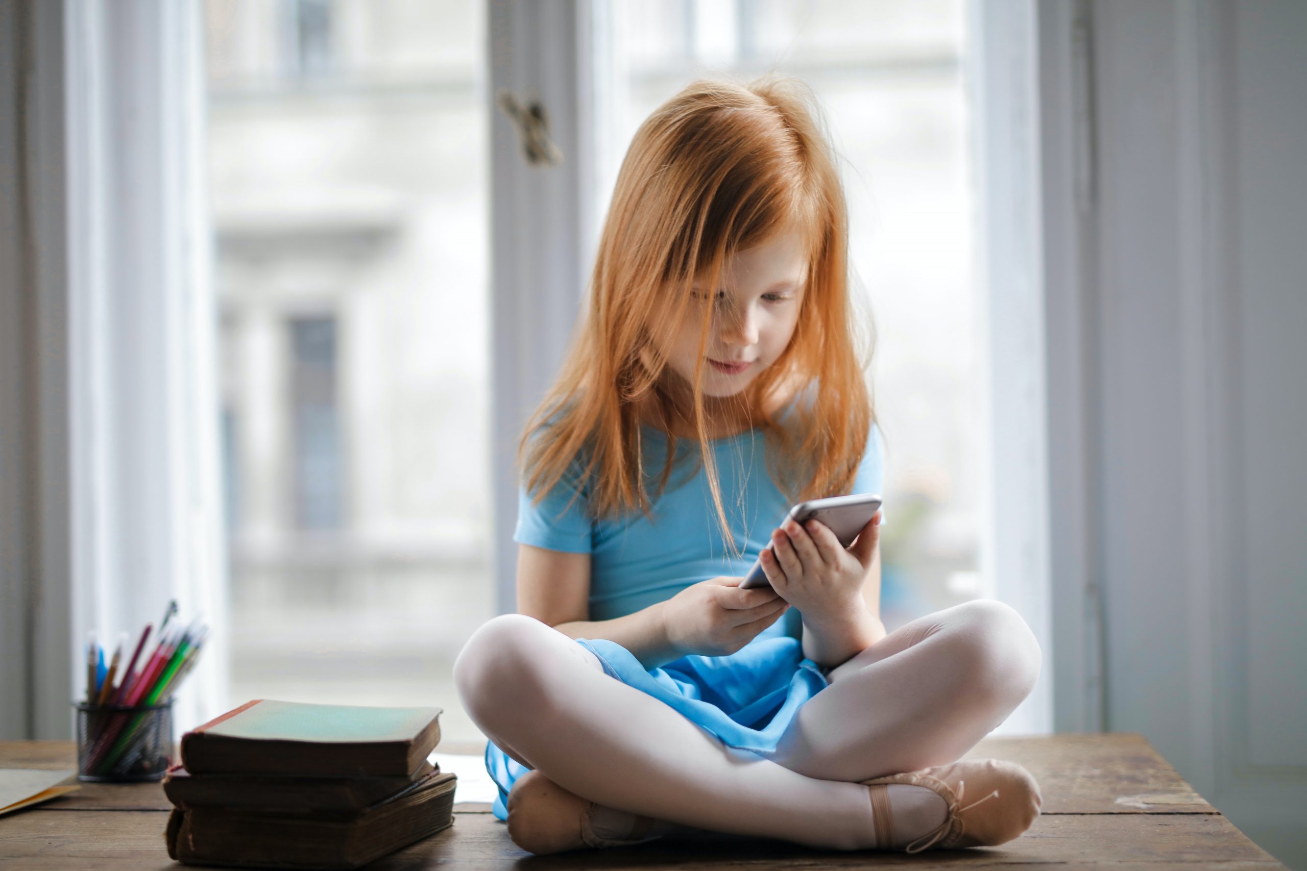 When should you buy a cell phone for the first time for your child and what equipment should you bet on then?
